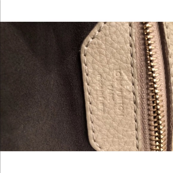 Louis Vuitton Mahina bag - Picture 9 of 16